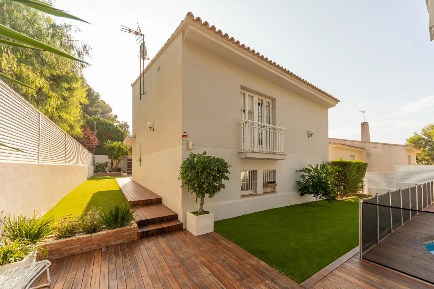 Vista exterior de Casa o chalet en venta en Montornés - Las Palmas - El Refugio