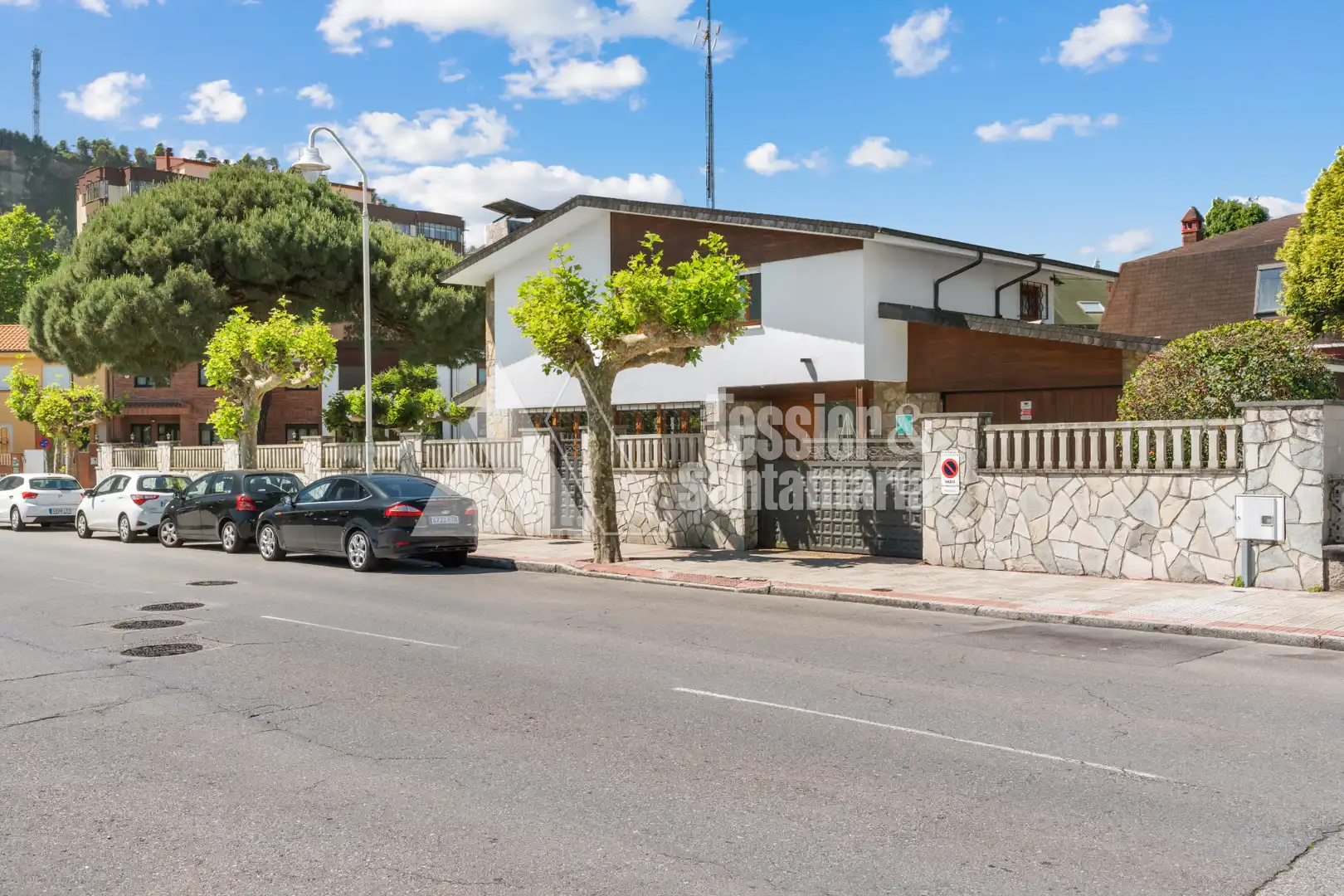 Vista exterior de Casa o chalet en venta en Castrillón con Calefacción, Jardín privado y Terraza