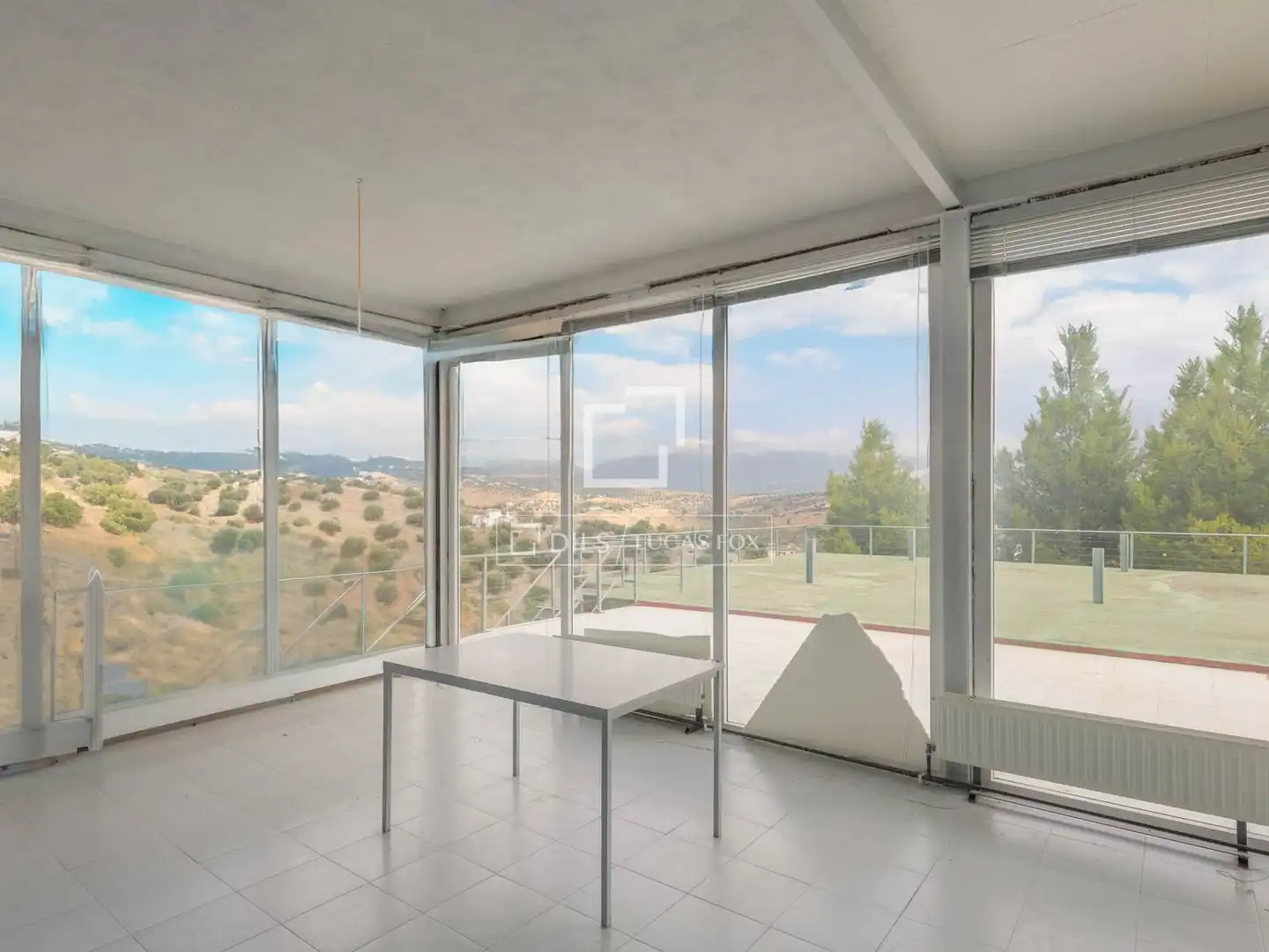 Sala d'estar de Finca rústica en venda en Viñuela amb Jardí privat i Piscina