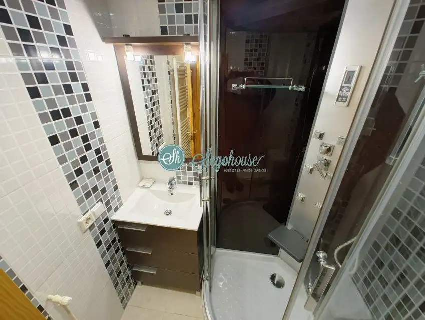 Bathroom of Flat for sale in Segovia  with Heating, Terrace and Furnished