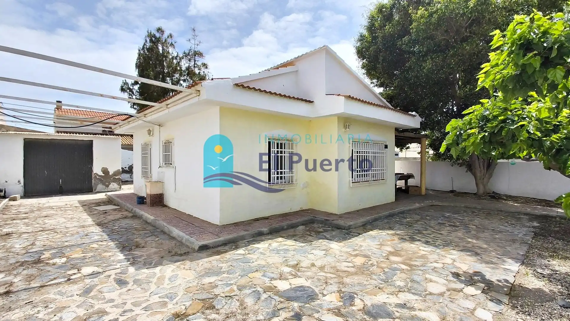Vista exterior de Casa o chalet en venta en Mazarrón con Jardín privado, Terraza y Amueblado