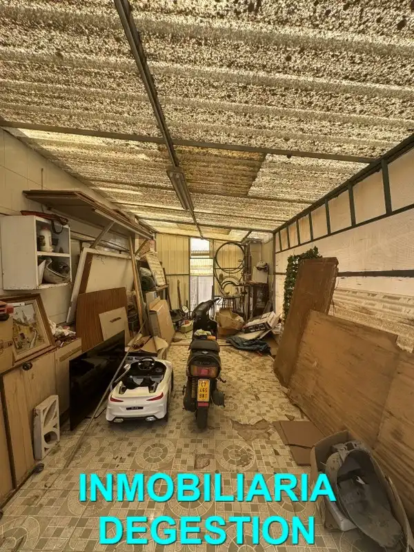 Casa adosada en venda en Linares amb Aire condicionat, Calefacció i Jardí privat