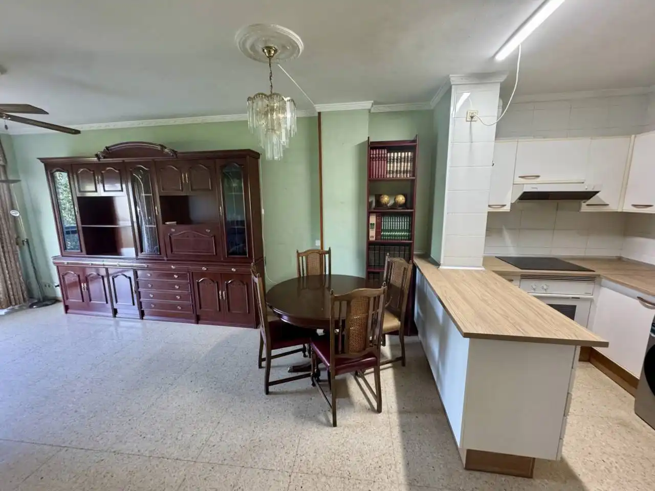 Comedor de Piso en venta en Cerdanyola del Vallès con Calefacción y Terraza