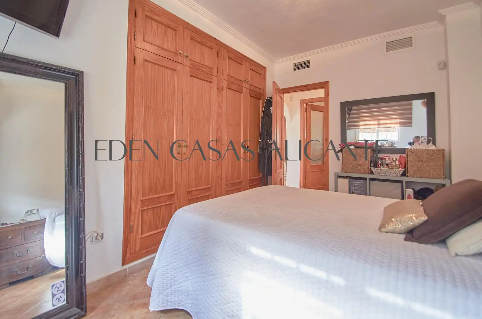 Dormitori de Casa o xalet en venda en Mutxamel amb Aire condicionat, Jardí privat i Terrassa