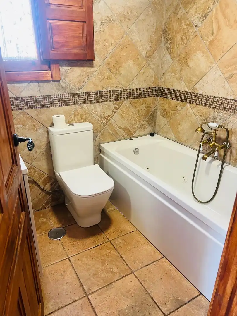 Baño de Casa o chalet en venta en Valdestillas con Calefacción, Jardín privado y Parquet