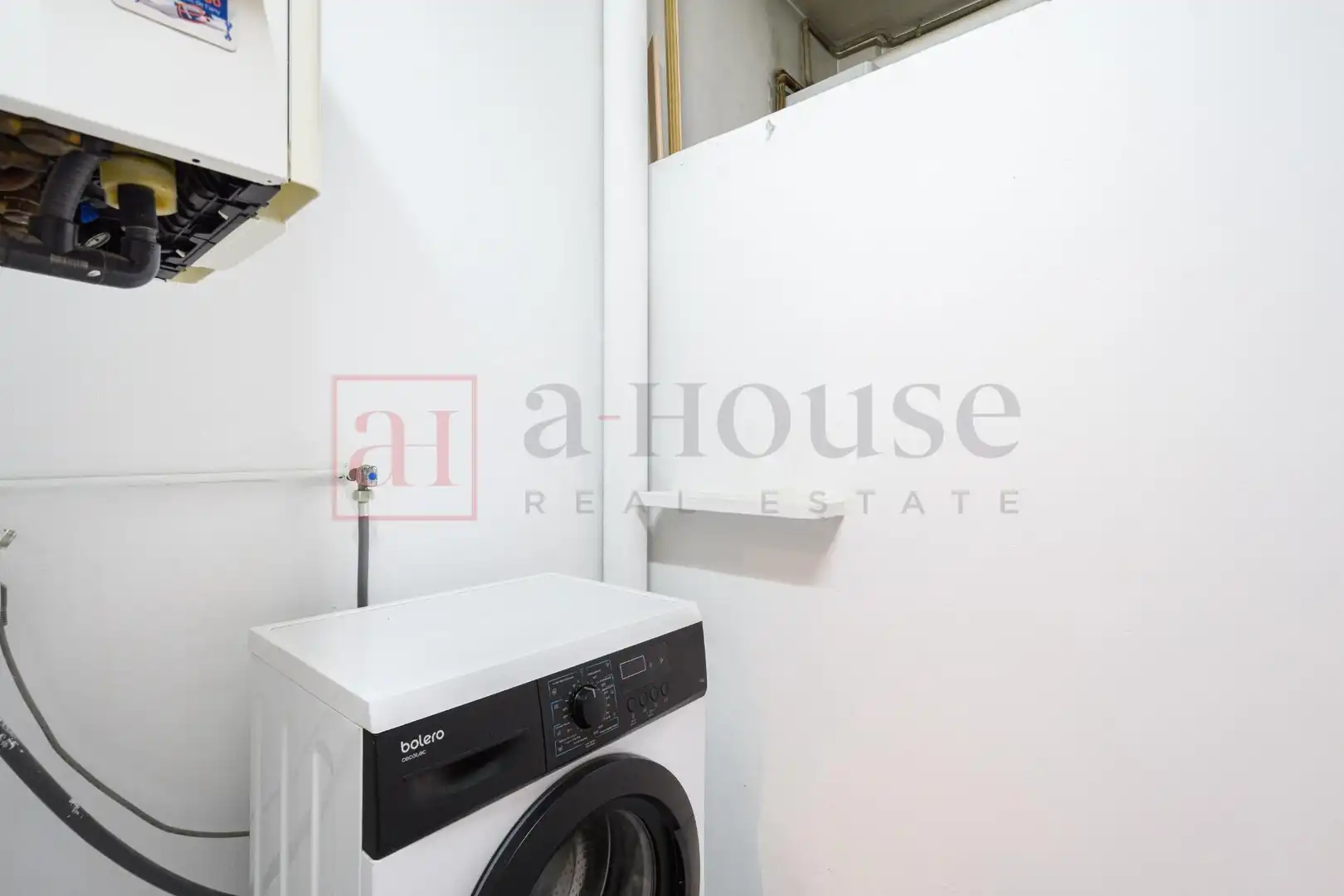 Flat for sale in Barcelona  with Air Conditioner, Heating and Private garden