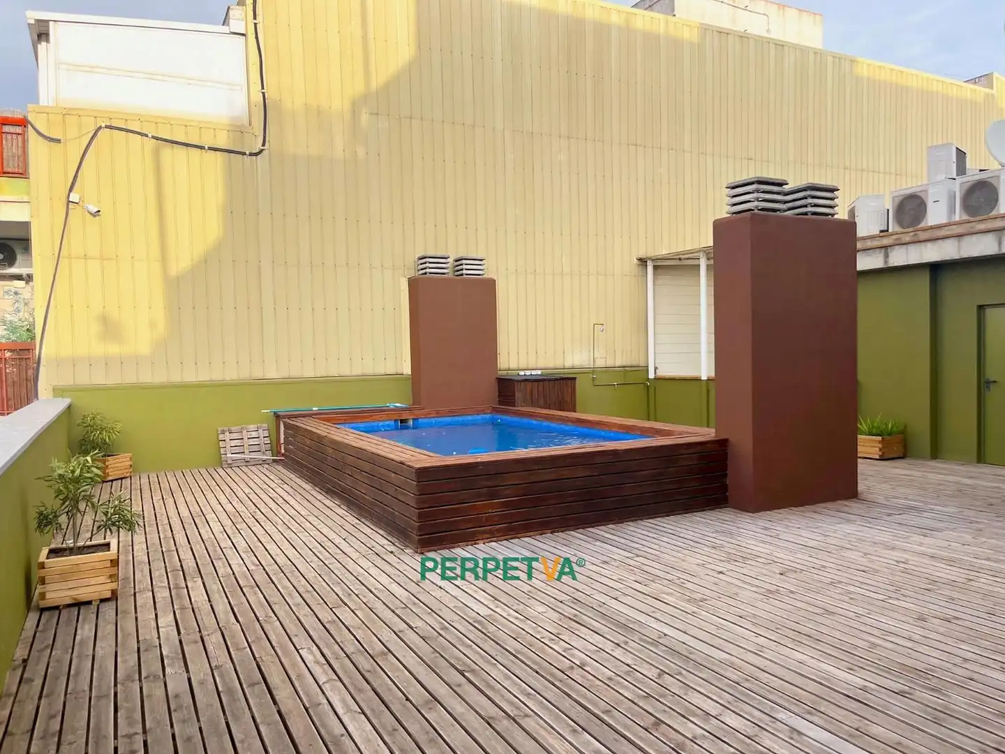 Swimming pool of Flat for rent in Barcelona  with Air Conditioner, Swimming Pool and Furnished