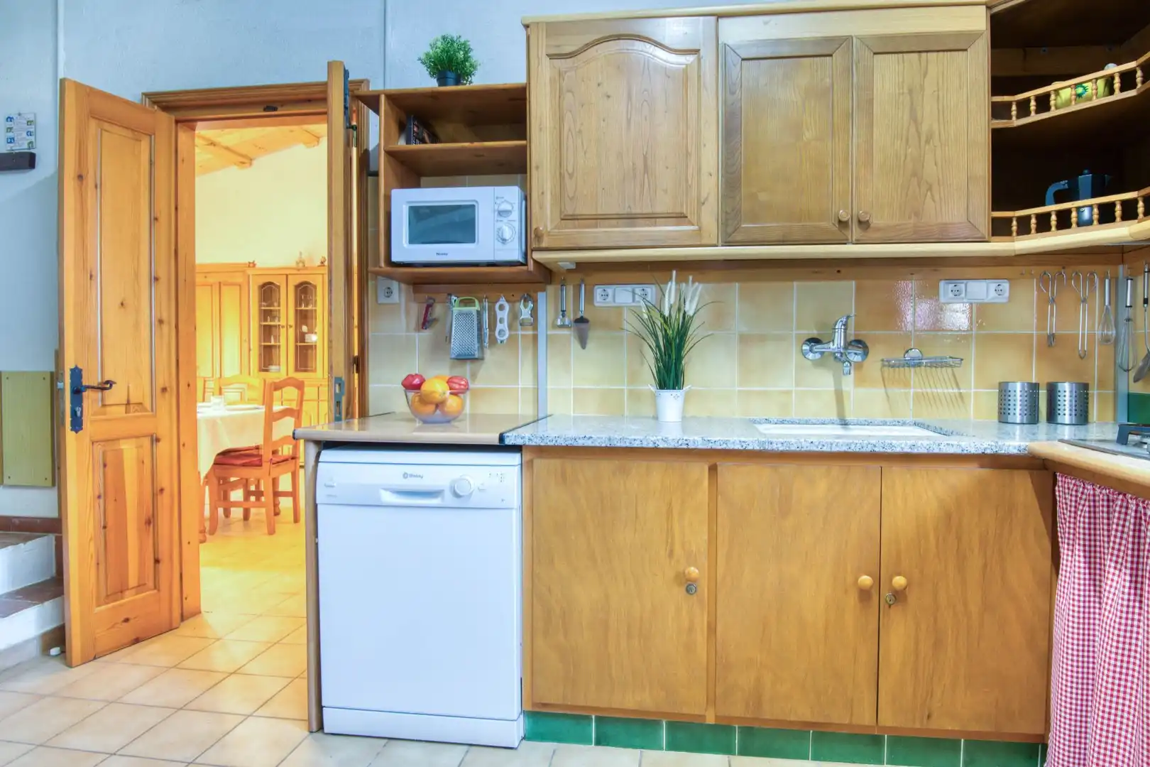 Küche von Country house zum Verkauf in Albons mit Privatgarten, Terrasse und Schwimmbad