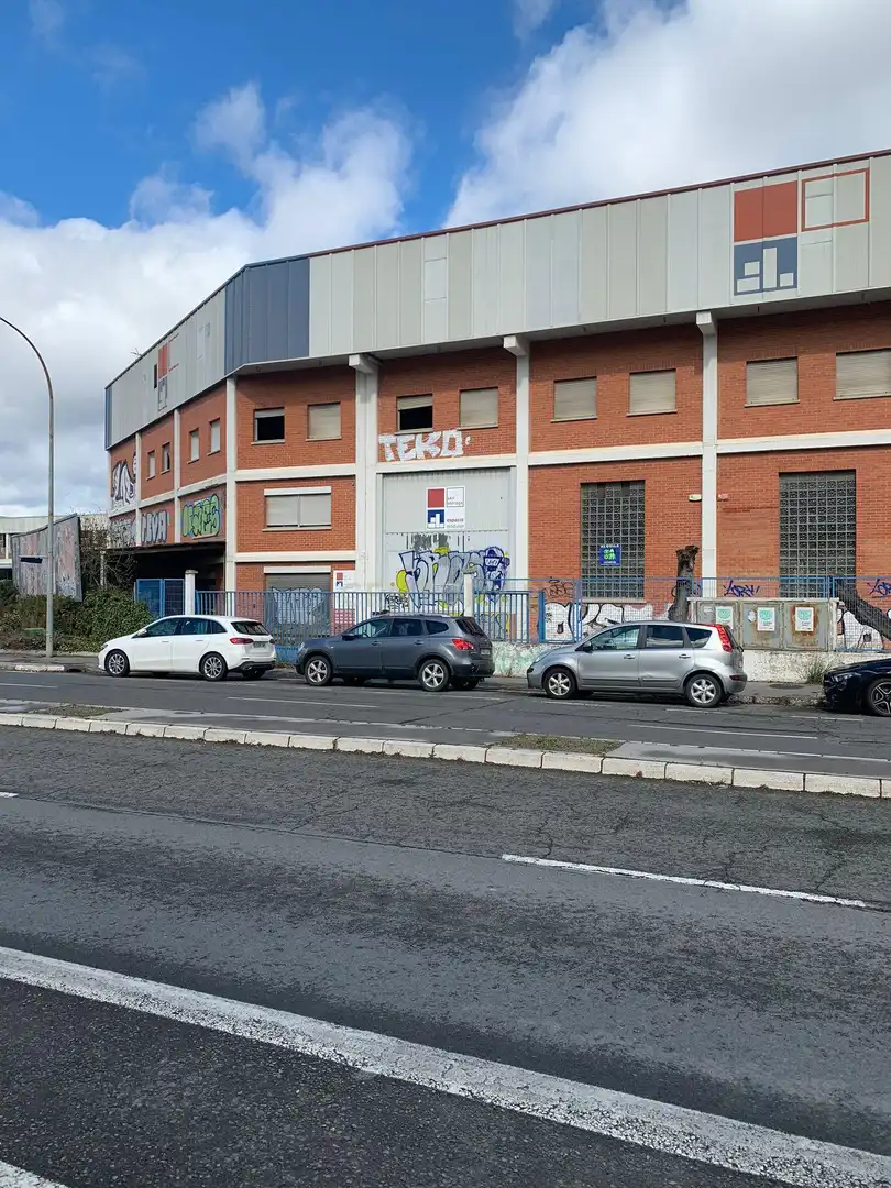 Vista exterior de Edificio en venta en Vitoria - Gasteiz
