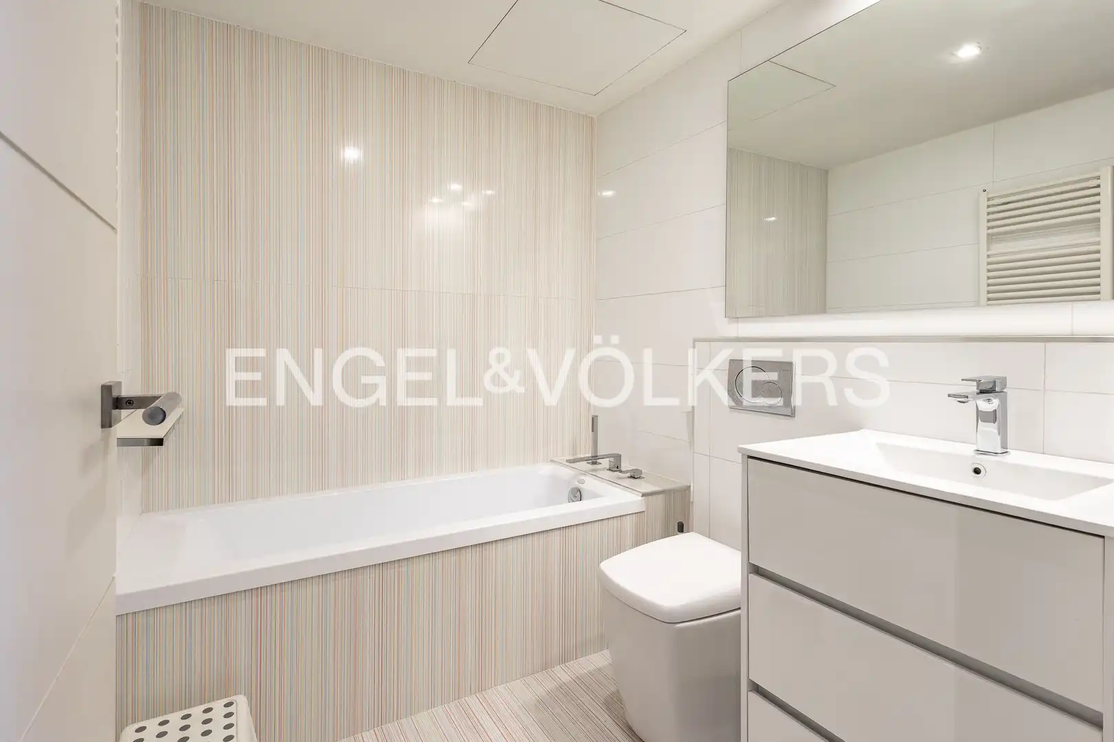 Bathroom of Detached homes for sale in Ripollet  with Air Conditioner, Heating and Private garden