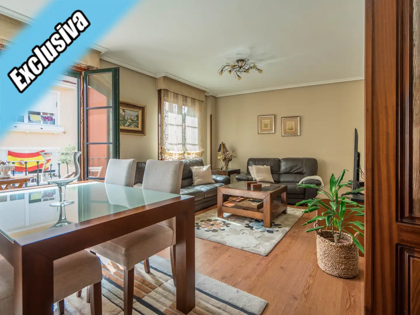 Wohnzimmer von Maisonette zum Verkauf in Laredo mit Heizung, Parkett und Balkon