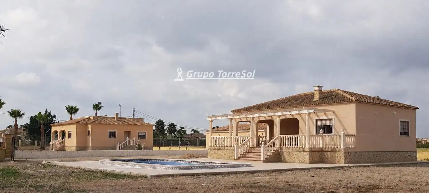 Casa o xalet en venda en Catral amb Calefacció, Jardí privat i Terrassa