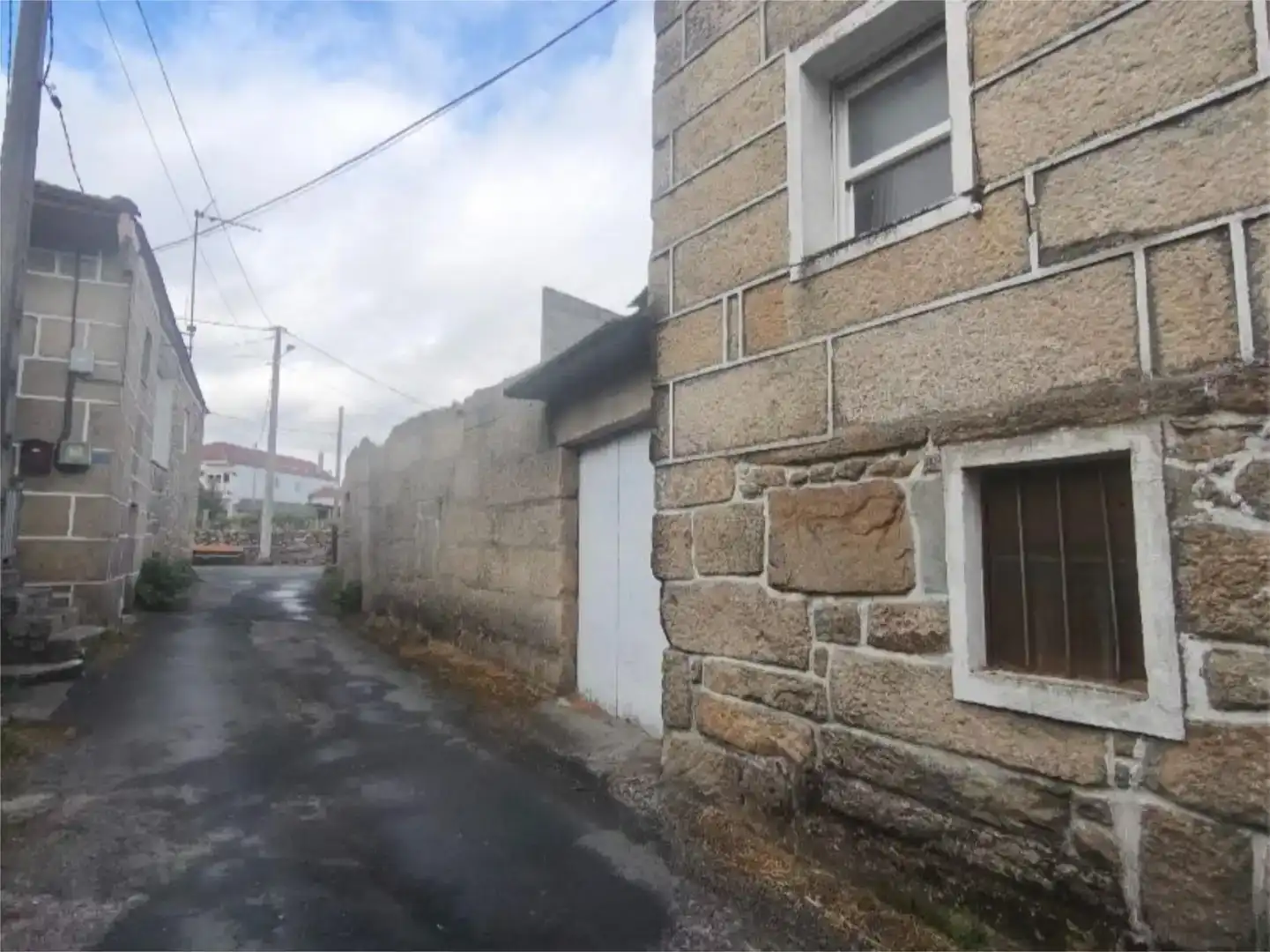 Vista exterior de Casa adosada en venda en Monterrei amb Traster i Balcó