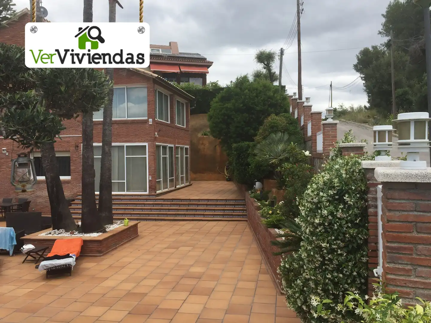 Detached house with terrace for sale in Carrer de les Oliveres 12