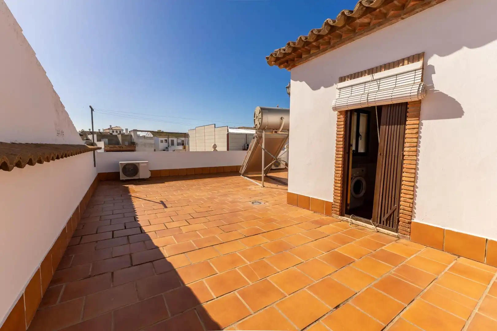 Terrasse von Einfamilien-Reihenhaus zum Verkauf in La Roda de Andalucía mit Heizung, Abstellraum und Balkon