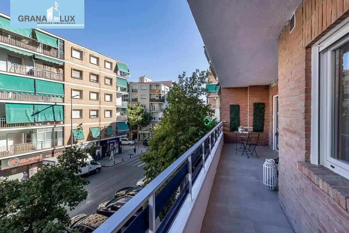 Appartamento con terrazza in vendita a Calle ALMUÑECAR, imagen 6