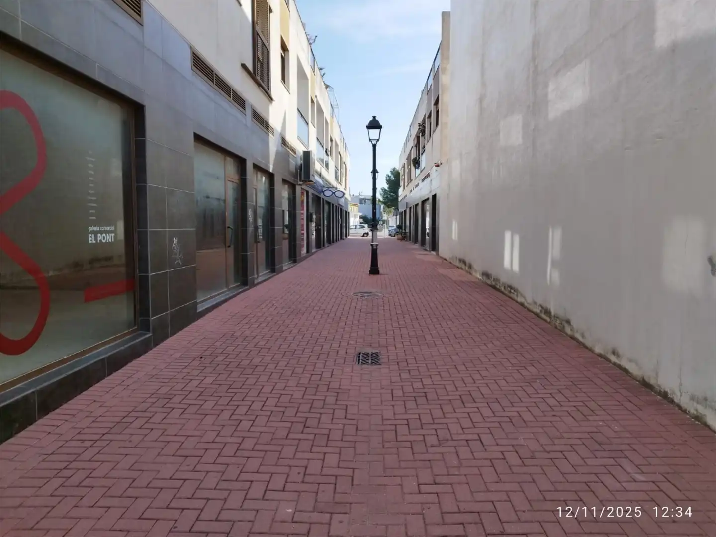Locale commerciale in vendita a Calle carrer Vicent Ferrer