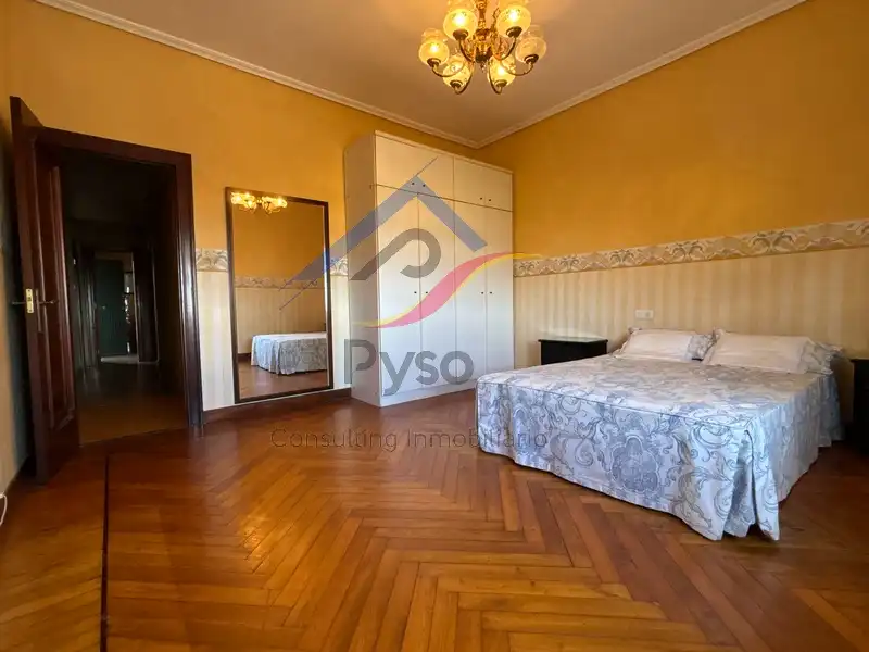 Dormitori de Casa o xalet en venda en Piélagos amb Calefacció, Jardí privat i Parquet