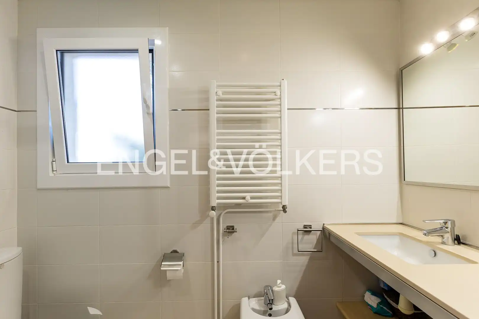 Bathroom of Houses for sale in Roda de Berà  with Air Conditioner, Heating and Private garden