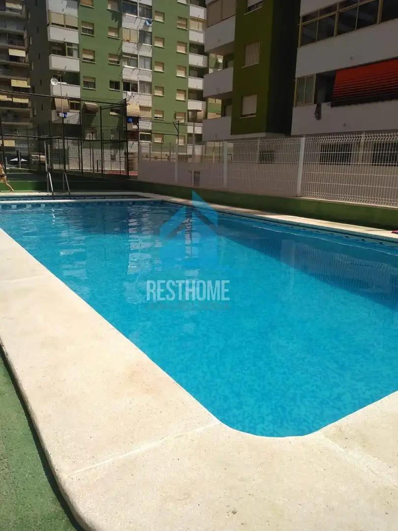 Schwimmbecken von Wohnungen zur Miete in Cullera mit Klimaanlage, Privatgarten und Terrasse
