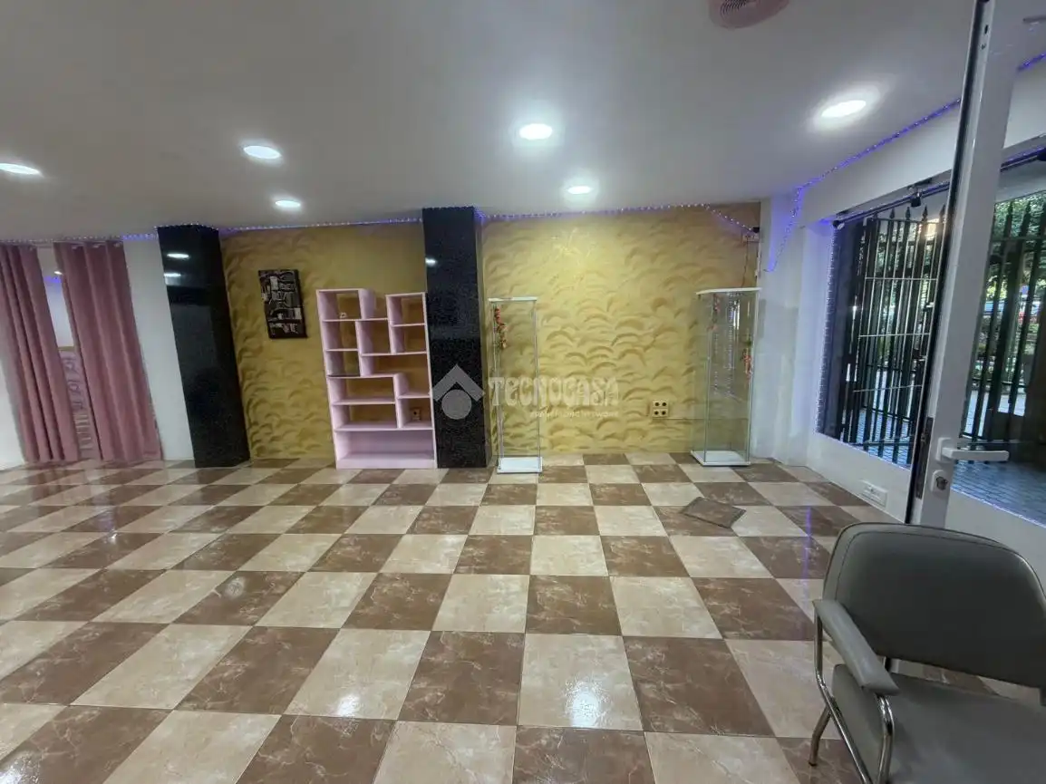 Local en venta en Sevilla con Aire acondicionado y Internet