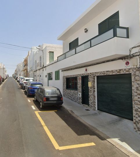 Foto 2 de Casa adosada en venta en Calle Chimia , Valterra - Altavista, Arrecife