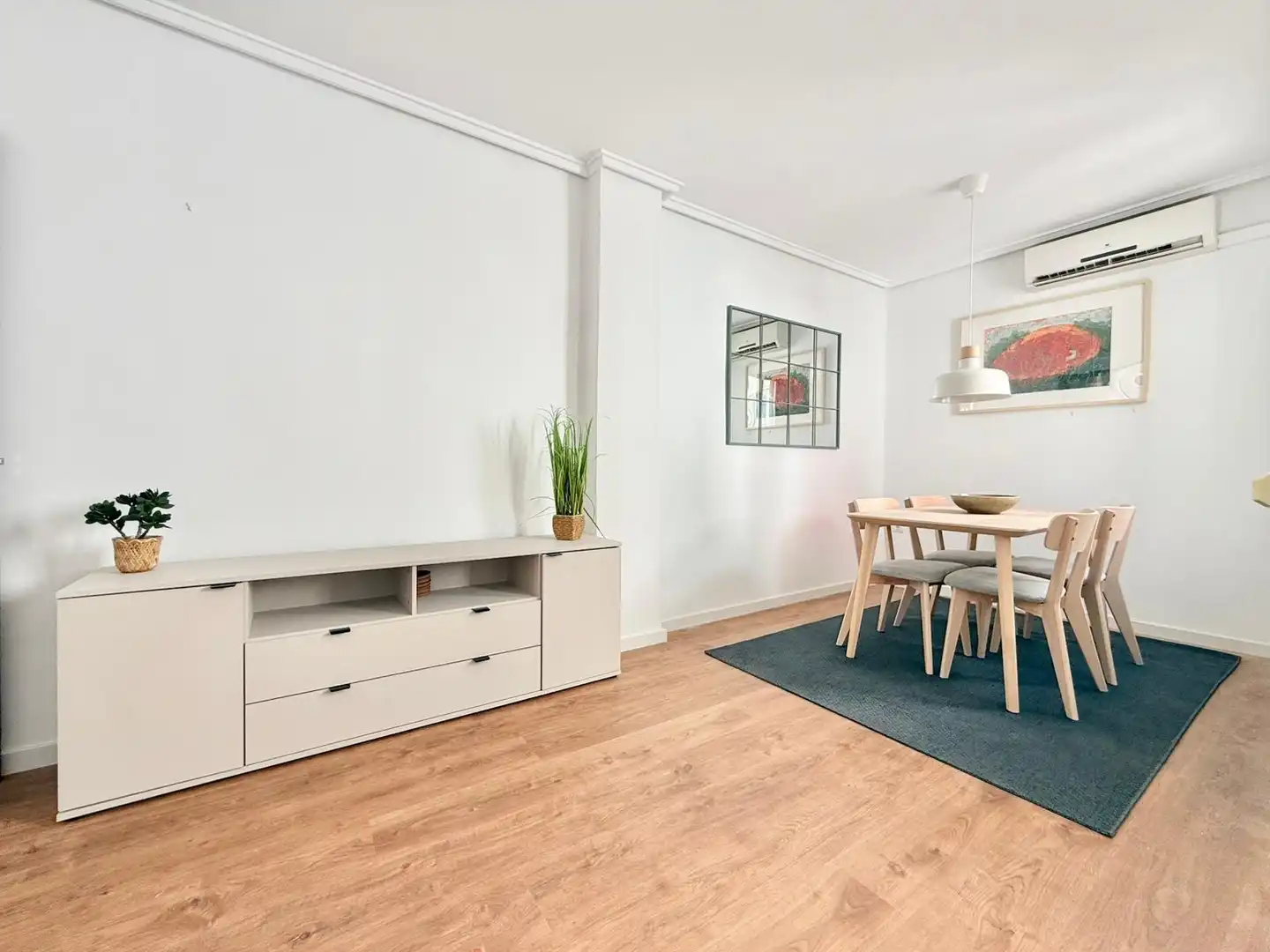 Living room of Flat for rent in Valencia  with Air Conditioner, Parquet flooring and Terrace