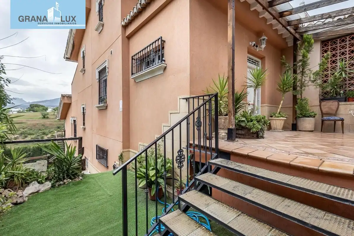 Detached house with terrace for sale in Calle del Sauce, imagen 5