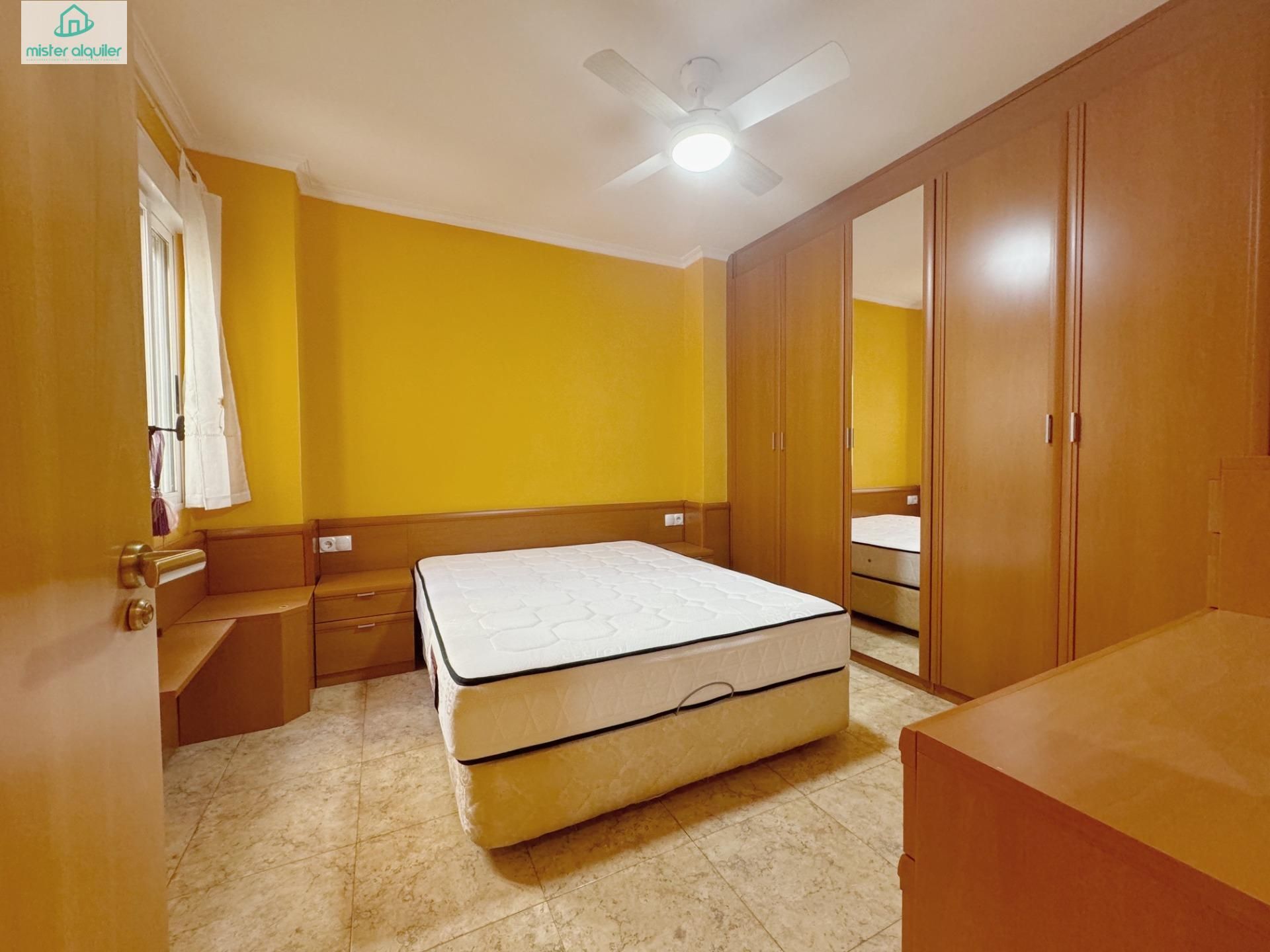 Dormitori de Apartament de lloguer en Alcoy / Alcoi amb Calefacció, Terrassa i Balcó