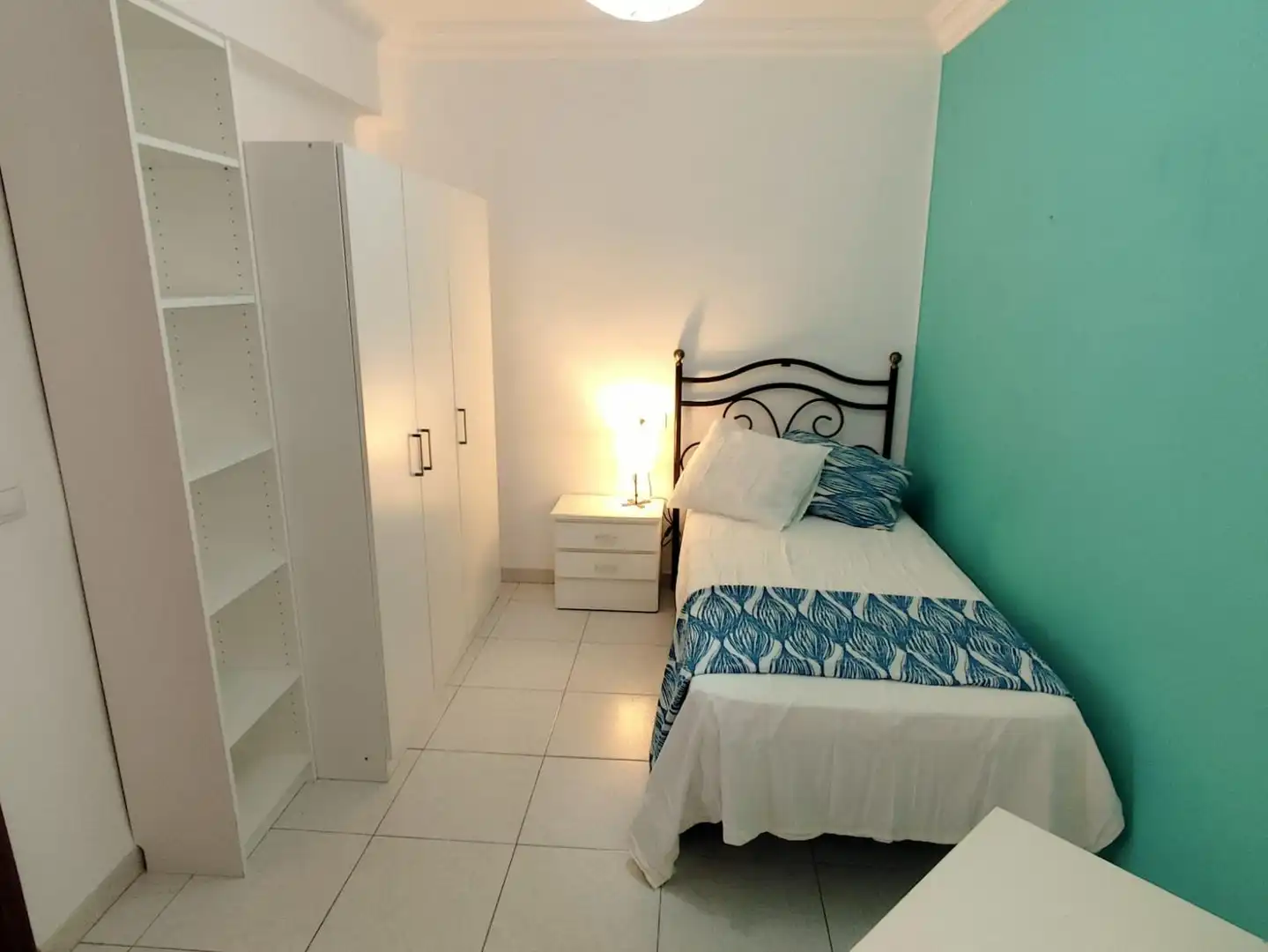 Habitación de Piso de alquiler en Sevilla con Aire acondicionado, Calefacción y Amueblado