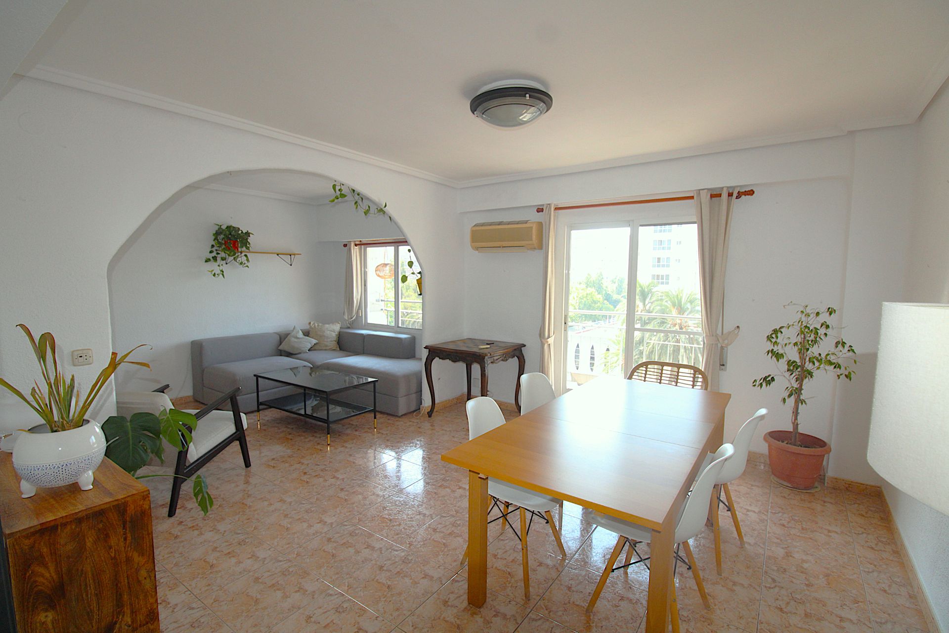 Living room of Flat to rent in  Valencia Capital  with Air Conditioner, Furnished and Balcony