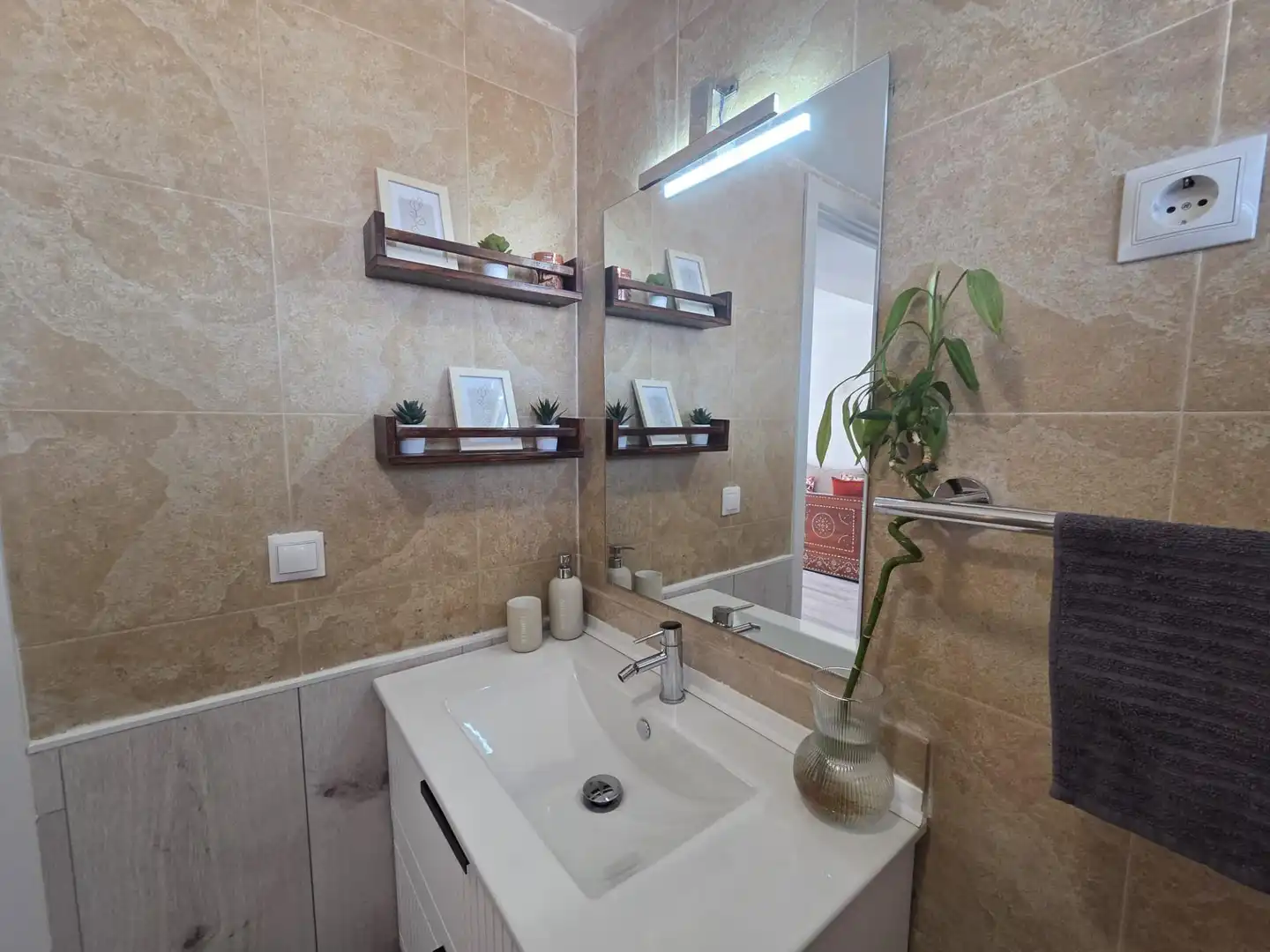 Baño de Piso de alquiler en Benalmádena con Terraza y Piscina comunitaria