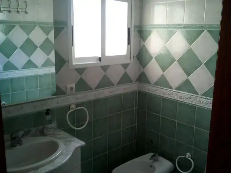 Badezimmer von Dachboden zur Miete in Gandia mit Klimaanlage, Möbliert und Balkon