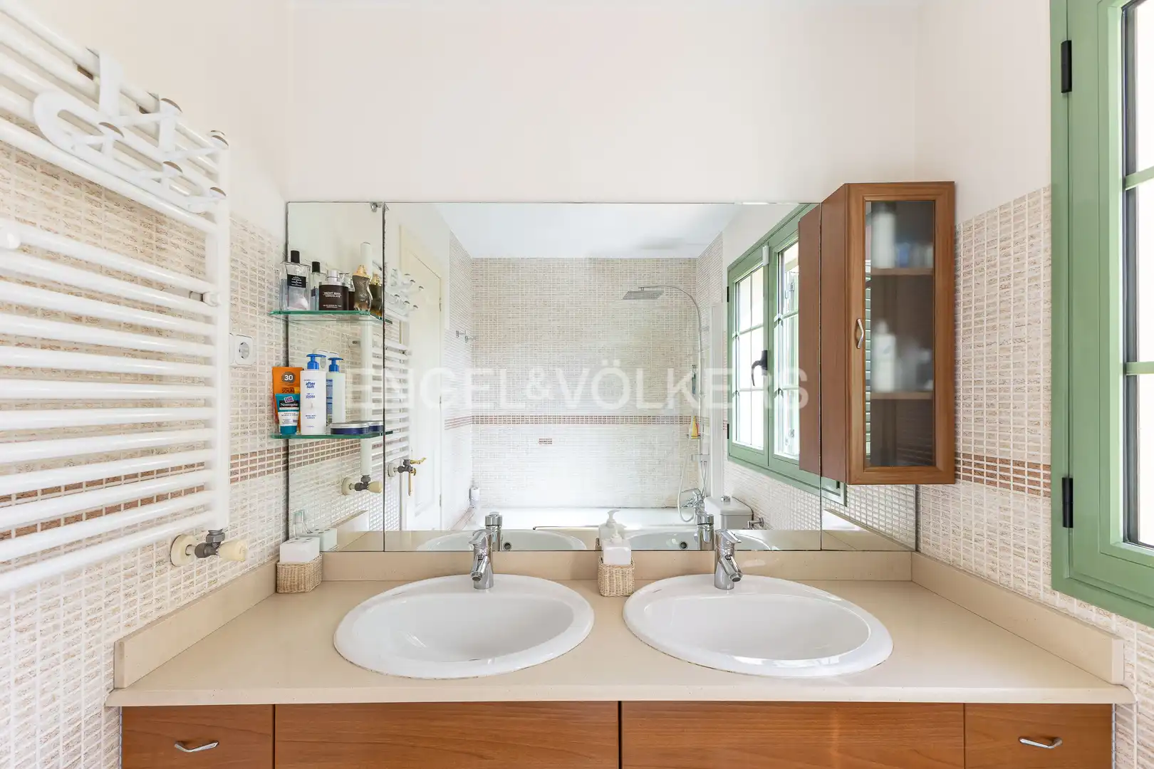 Bathroom of Detached homes for sale in Madrid  with Air Conditioner, Heating and Private garden
