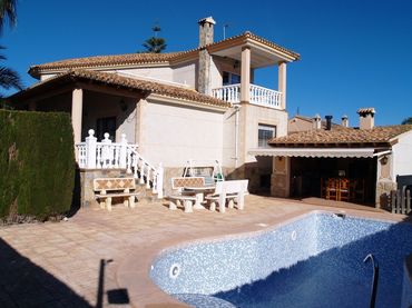 Villa con piscina in vendita a Pueblo - Urbanizaciones