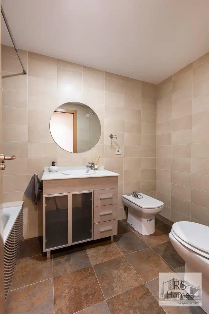 Baño de Piso en venta en Benaguasil con Aire acondicionado, Terraza y Balcón