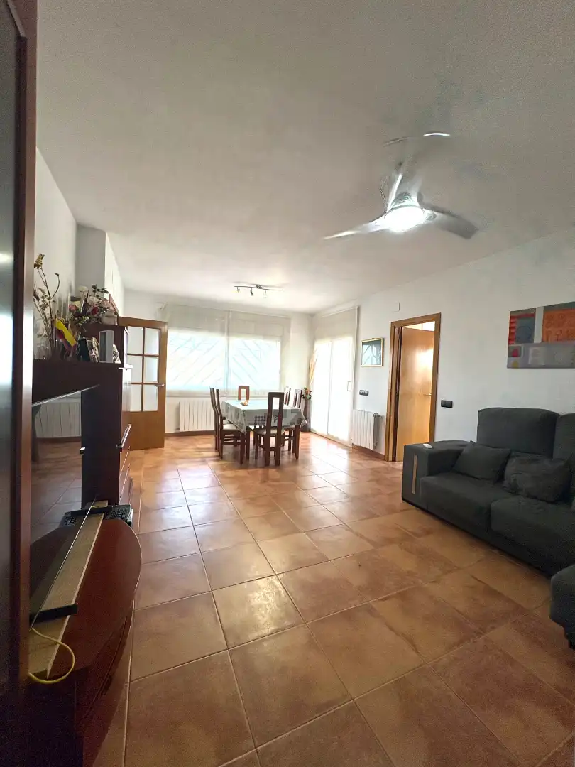 Sala de estar de Casa o chalet en venta en Rubí con Aire acondicionado, Calefacción y Jardín privado