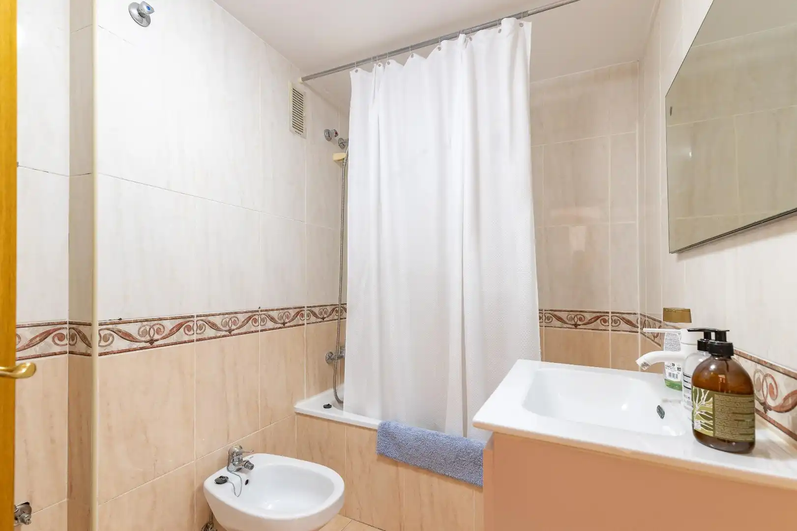 Bany de Apartament en venda en Valencia amb Aire condicionat i Calefacció