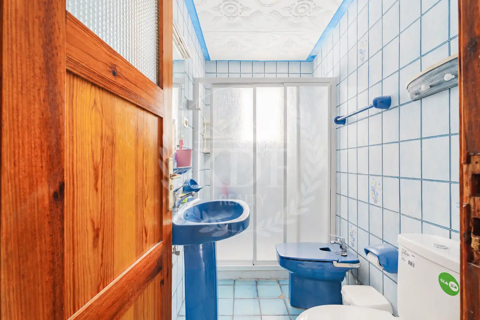 Bathroom of Flat for sale in Santa Cruz de Tenerife  with Furnished, Washing machine and TV