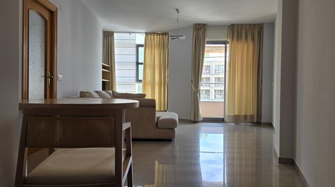 Vive en el centro, con luz, terraza y el mar muy cerca!, imagen 3