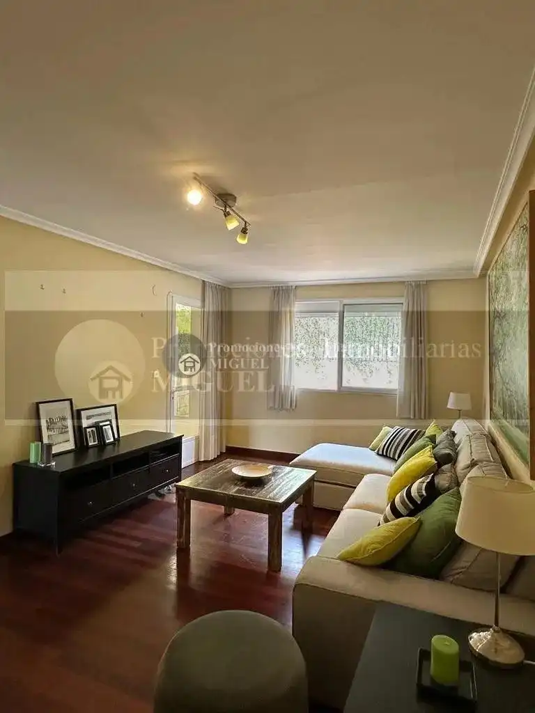 Adosado con jardín en venta en Verín, imagen 2