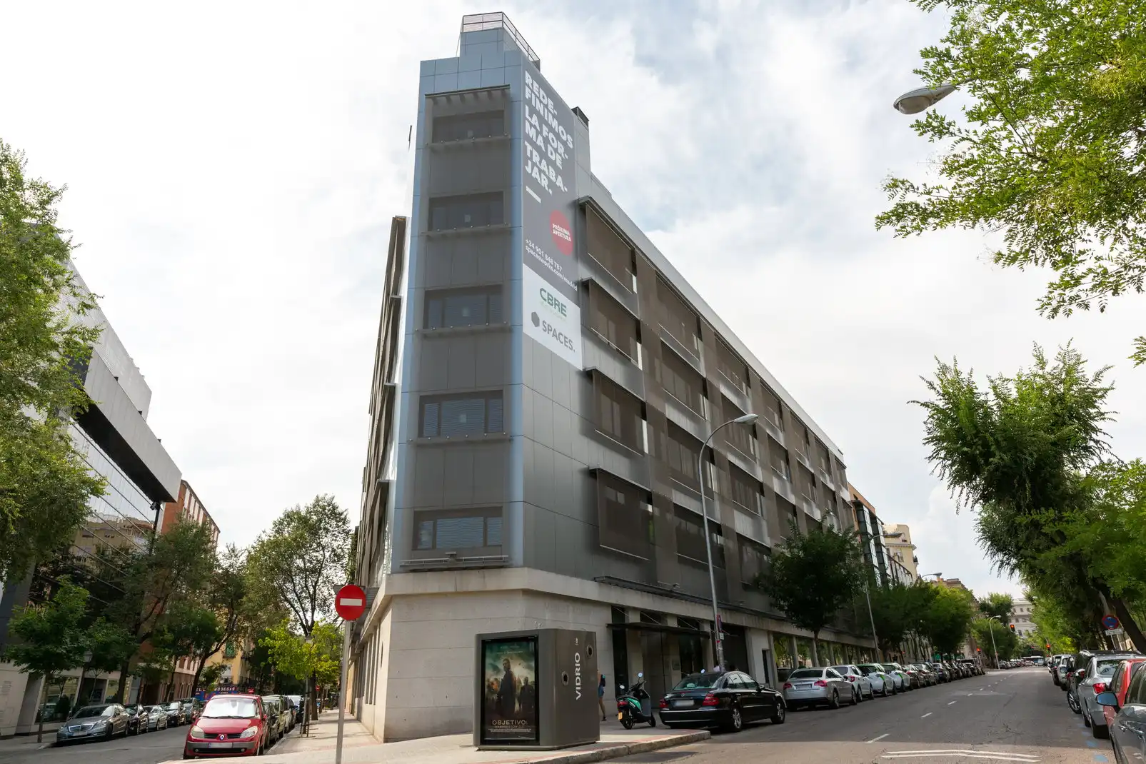Außenansicht von Büro zur Miete in Madrid mit Klimaanlage, Heizung und Möbliert