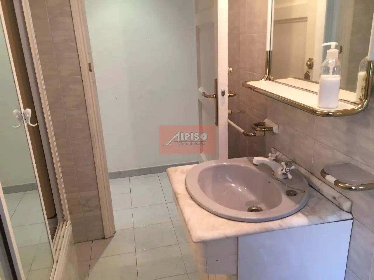 Baño de Piso de alquiler en Ourense Capital  con Calefacción, Amueblado y Balcón