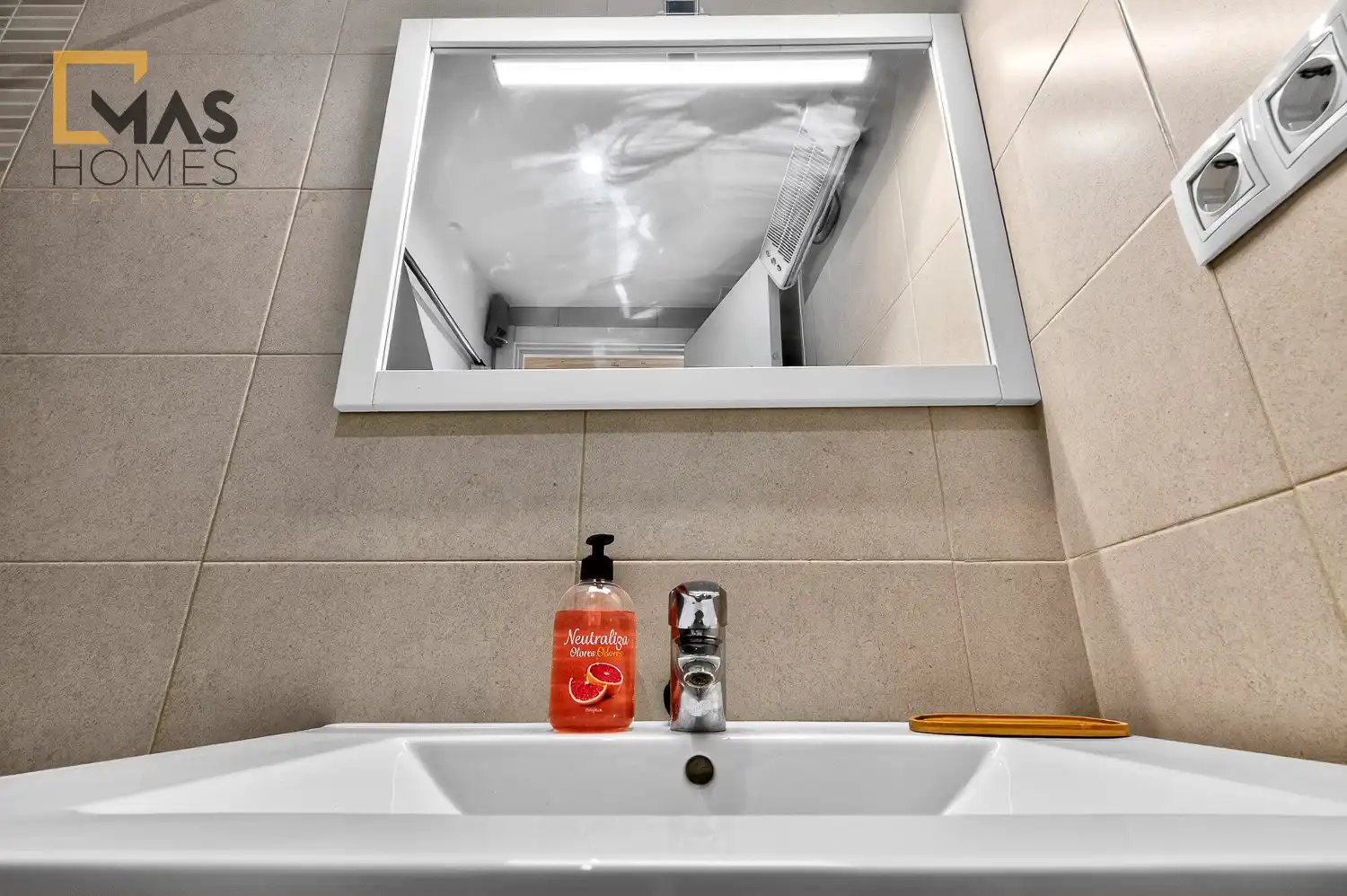 Baño de Piso en venta en Martorell con Terraza