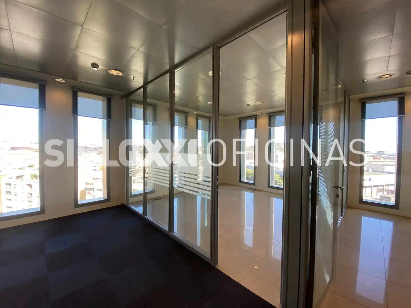 Büro zur Miete in L'Hospitalet de Llobregat mit Klimaanlage und Heizung