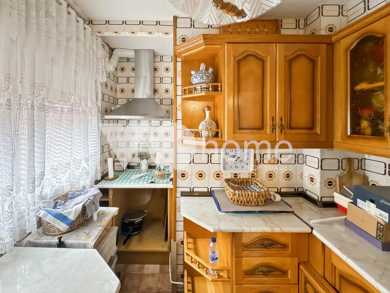 Kitchen of Flat for sale in Madrid  with Heating, Parquet flooring and Balcony