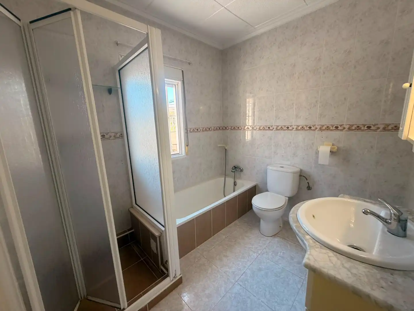 Baño de Casa o chalet en venta en San Fulgencio con Aire acondicionado, Calefacción y Jardín privado