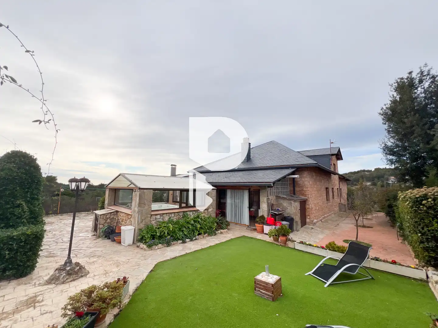 Vista exterior de Casa o xalet en venda en Vallirana amb Aire condicionat, Calefacció i Jardí privat