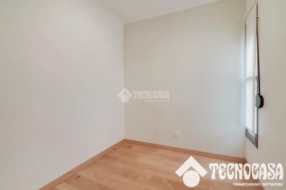 Habitación de Piso en venta en Santa Coloma de Gramenet con Aire acondicionado, Parquet y Terraza
