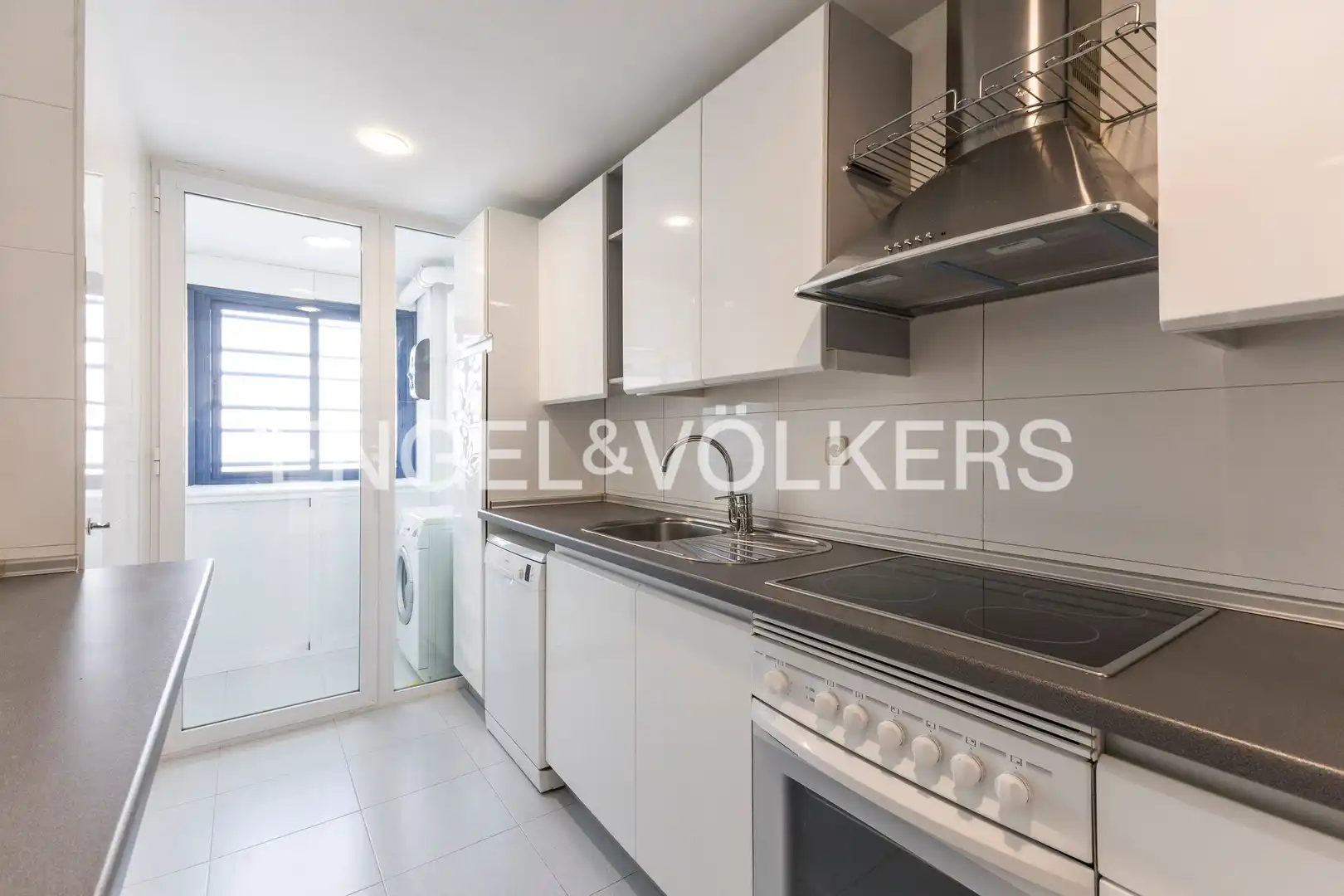 Kitchen of Flat for sale in Madrid  with Air Conditioner, Heating and Swimming Pool